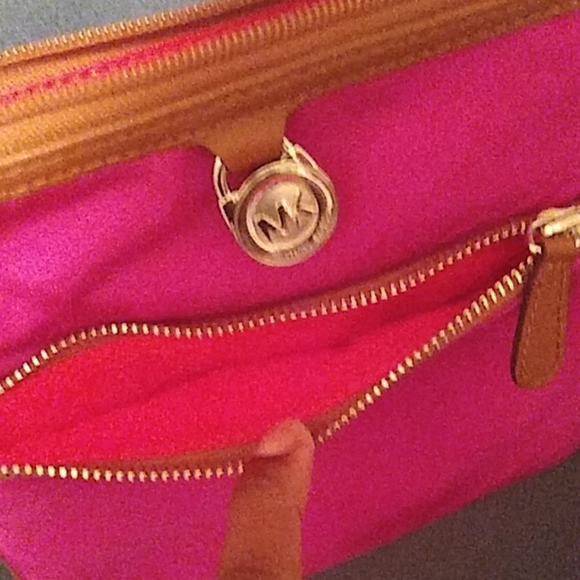 Michael Kors Kempton Crossbody EUC - Picture 3 of 8